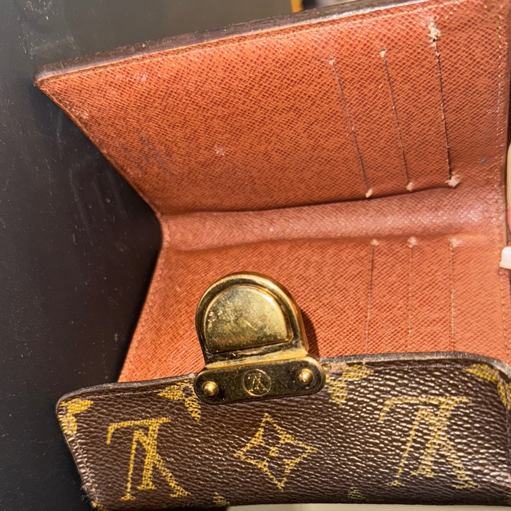 Louis Vuitton Monogram Wallet - Picture 5 of 7